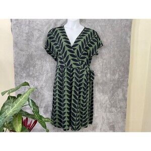 Ann Taylor Midi Wrap Dress Women’s 12 green floral print Career office w belt